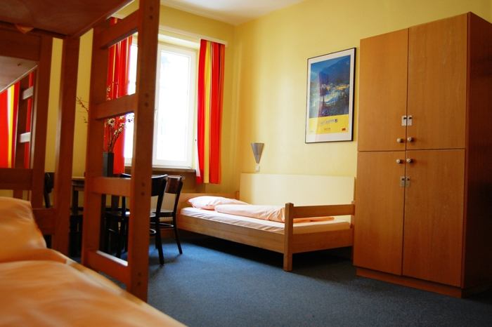 Euro-Youth-Hostel-Zimmer