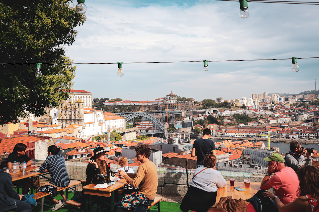 5 tolle Bars bei Sonnenuntergang in Porto