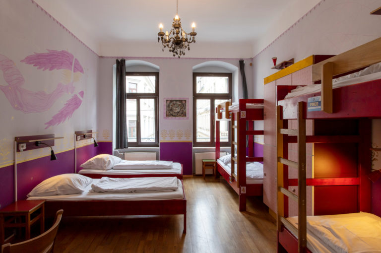 female only 6-bed room