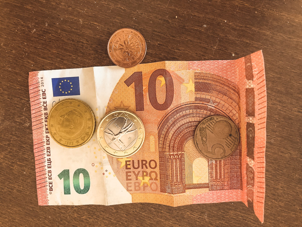 Money-euros-10