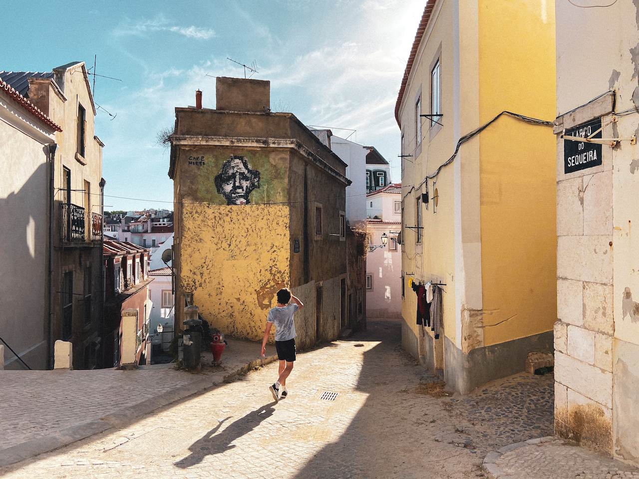 Strada tipica di Lisbona, Portogallo