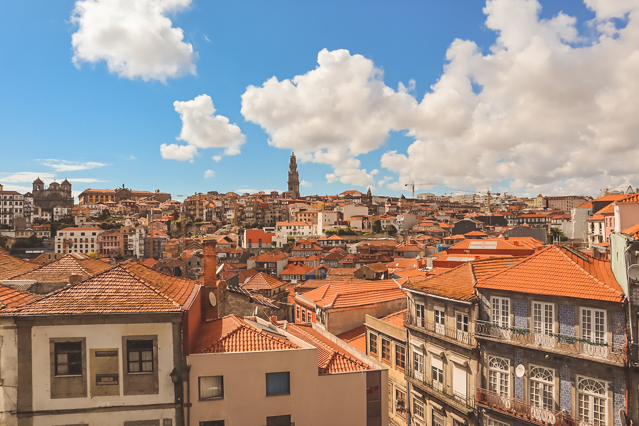 Backpack Essentials: Your Ultimate Packing Guide. Porto, Portugal