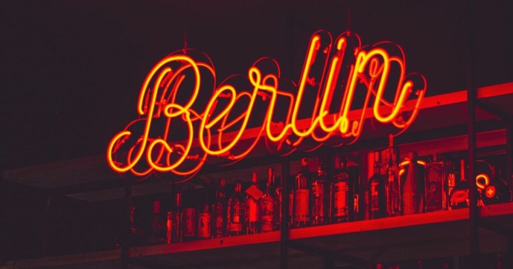best-pub-crawl-in-berlin-neon