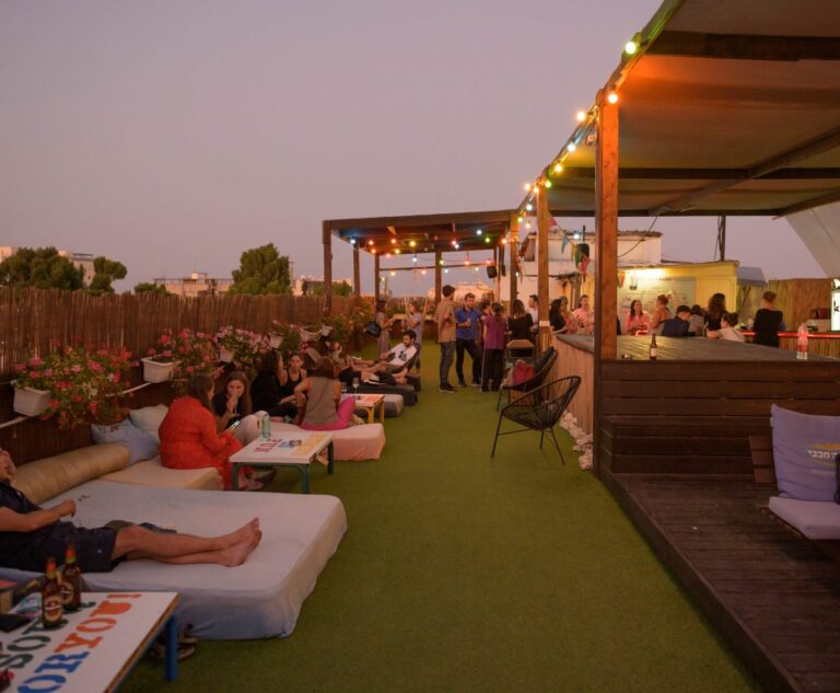 best_hostel_jerusalem_abraham_terrace_evening