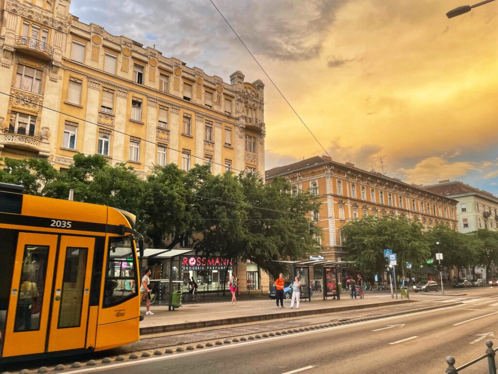 budapest-tram-street-evening-Erasmus