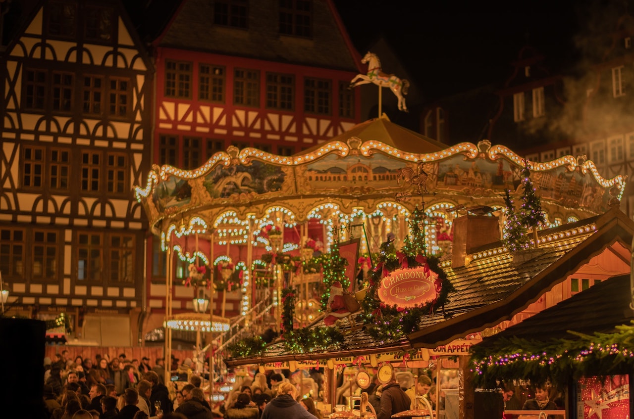 Best Christmas Markets in Europe - Photo by cmophoto.net on Unsplash