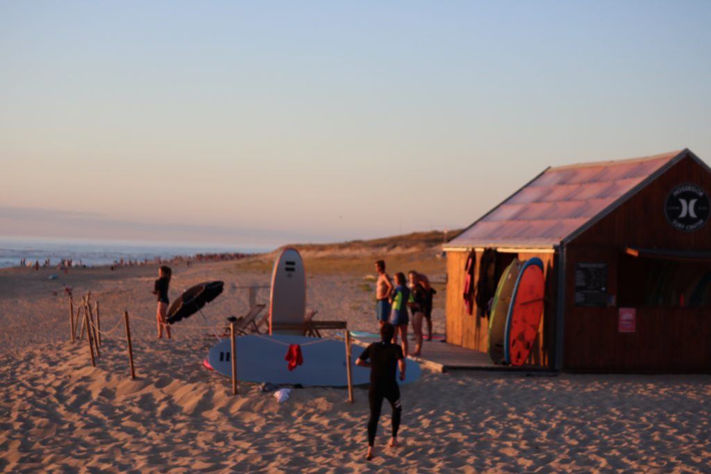 beach-sand-surfer-sunset-Erasmus