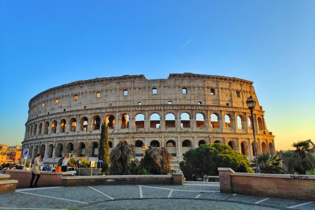 top-instagrammable-spots-rome-colosseum